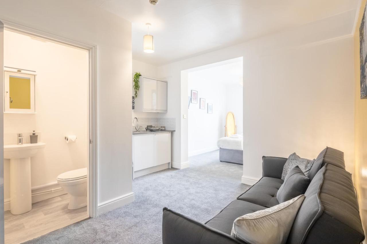 Private Room 5 With Kitchenette By Cb Stays No Minimum Stays CBG Exterior foto
